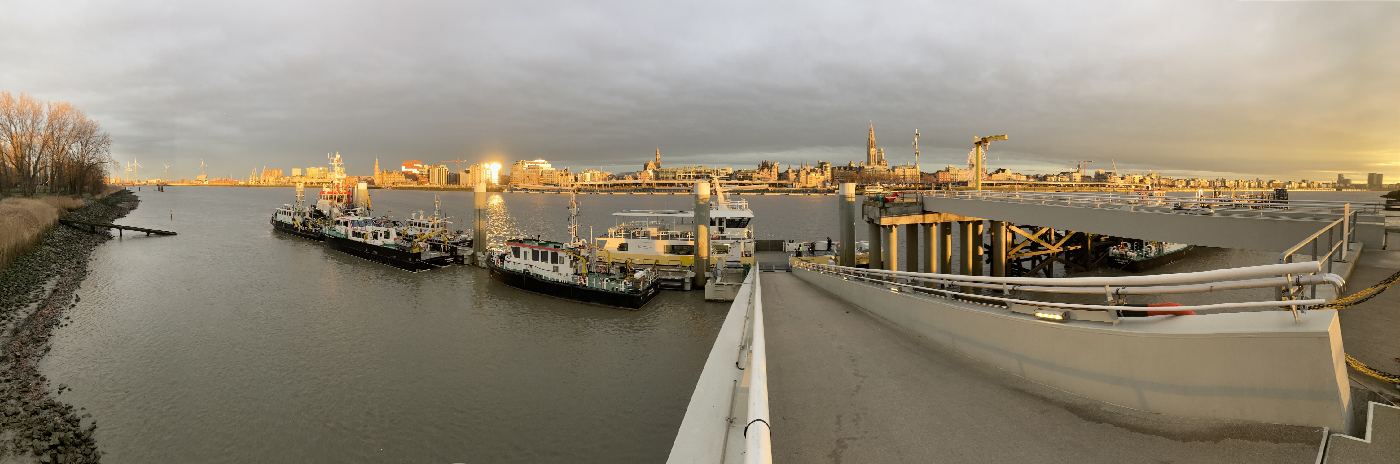 Antwerp harbour — long exposure